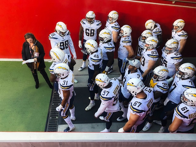 全英羽球赛 ｜ 苏伟译开球遭罚10次 烈西痛批裁判毁比赛节奏.