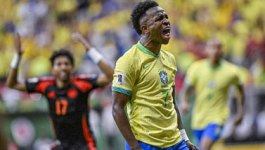 2025南京半马燃情开跑！业余跑者天花板狄鋆夺国内第一.